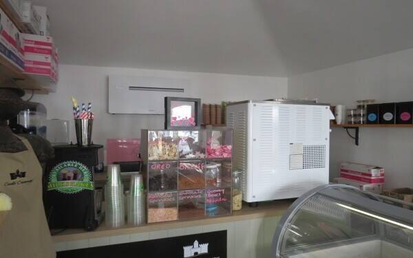 Independent Well-Known Ice Cream Parlour Business Photo 6