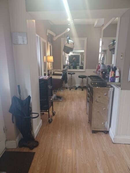 Established Hairdressing Salon  Olney, Buckinghamshire Photo 6