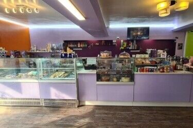 Ice Cream Parlour & Cafe - Dibden Purlieu Photo 6