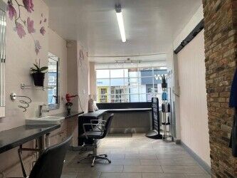 Hairdressing Business in Thriving Market Town - Oxfordshire Photo 6