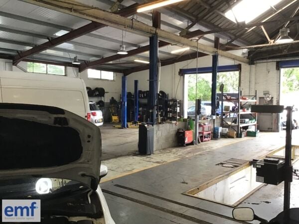 SPACIOUS GARAGE/MOT CENTRE, SWANSEA VALLEY Photo 6
