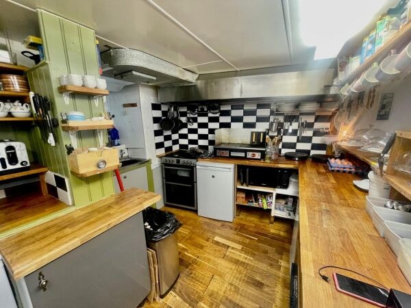 Leasehold Café Located In Fowey Photo 6