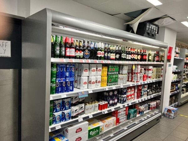 3 x Franchise Off Licences & Sandwich Shop - Wales Photo 6
