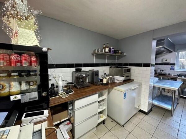 Leasehold Sandwich Bar Located In Attleborough, Nuneaton Photo 6