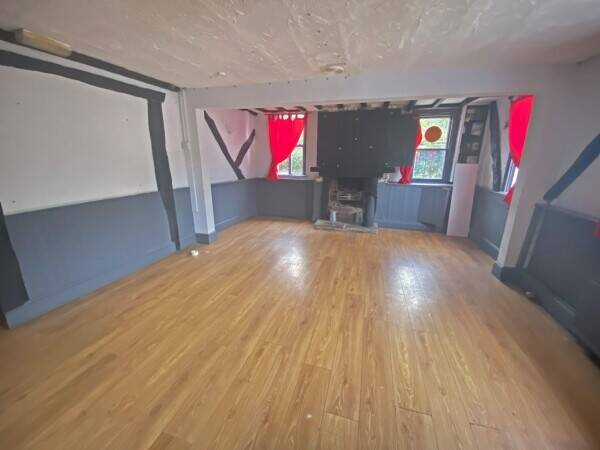 CHESHIRE - VILLAGE PUBLIC HOUSE ON SIZEABLE PLOT Photo 6