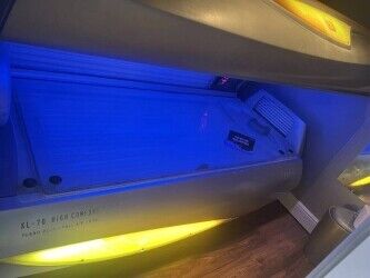 Sunbed Tanning salon shop business for sale Photo 1