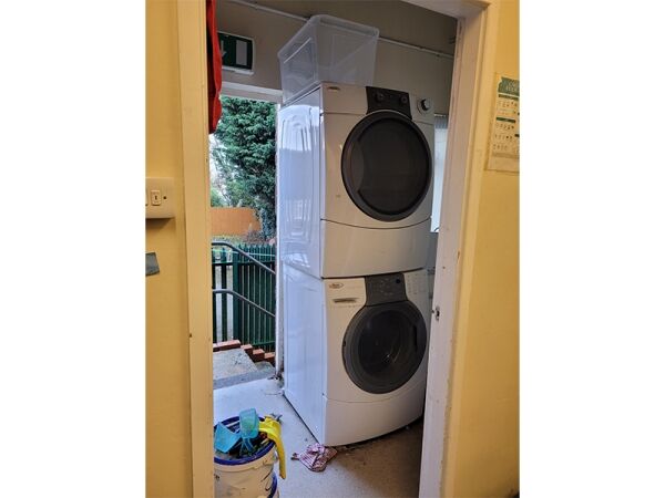 Highly rated dry cleaners for sale Photo 6