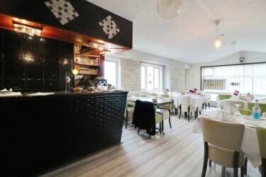 INDIAN RESTAURANT/TAKEAWAY Photo 6