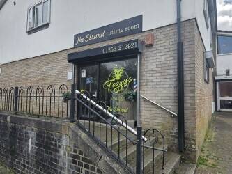 Recently refurbished busy hairdressers for sale in Basingstoke. Photo 6