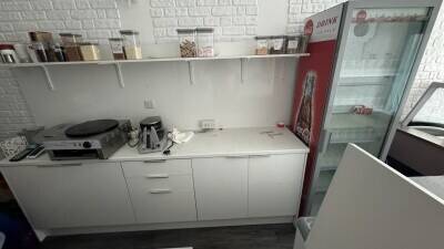 Cafe/ice cream shop Photo 5