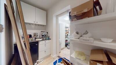 Versatile Shop Unit in Densely Populated Residential Area Photo 6