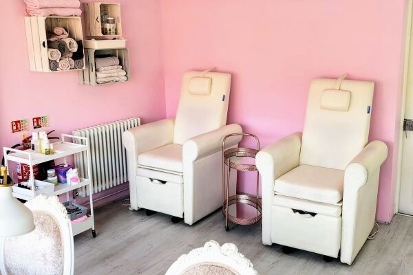 Beauty & Nail Salon - Greater London Photo 6