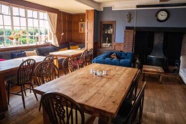 HERTFORDSHIRE - FREE-OF-TIE COUNTRY VILLAGE PUB Photo 6