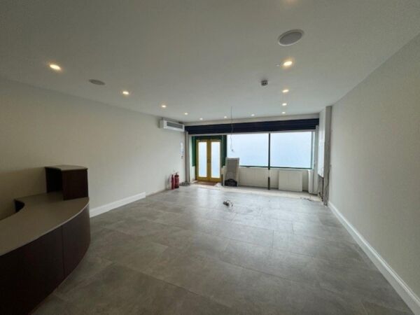 Commercial Premises Located In Wellesbourne For Rent Photo 6