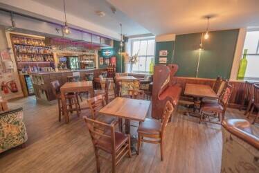 Popular and Established Bar & Restaurant Business Photo 6