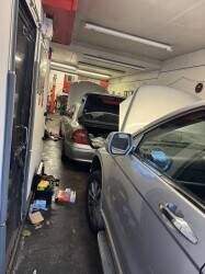 Busy car mechanic garage in east Belfast main street Photo 6