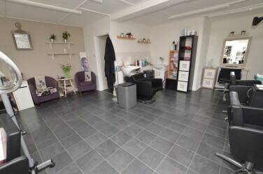Freehold Launderette & Hairdressers Photo 6