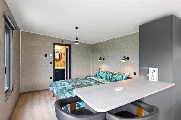 Three luxury glamping cabins with a four-bedroom detached cottage included with the sale - Mardu, Clun Photo 6
