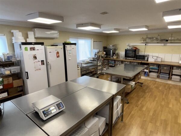 Retail For Sale in Retford Photo 6