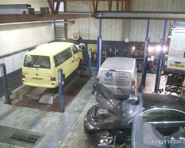 Garage and MOT Centre Photo 7