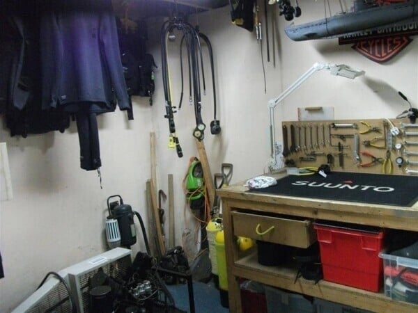 HIGHLY REGARDED DIVING & SNORKELLING SUPPLIES & TRAINING CENTRE FOR SALE IN SLOUGH Photo 7