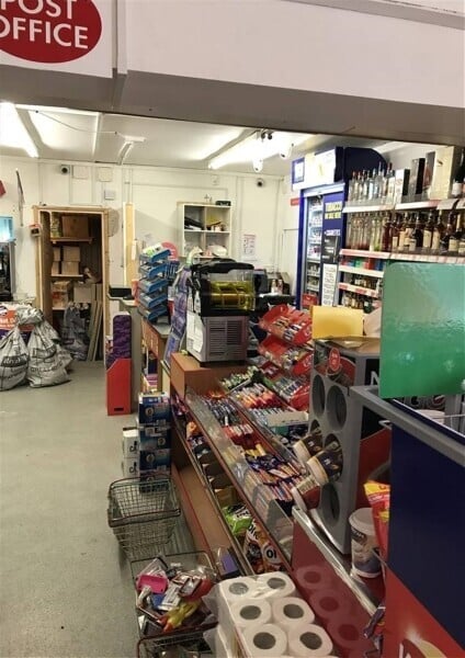 POPULAR COMMUNITY POST OFFICE & LICENSED CONVENIENCE STORE WITH PRIVATE ACCOMMODATION FOR SALE IN SHEFFIELD SUBURB Photo 7