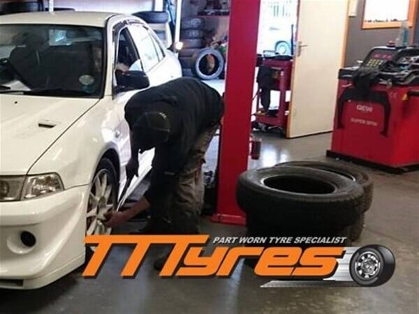 TYRE SALES/FITTING & REPAIRS CENTRE FOR SALE IN MELKSHAM/WILTS Photo 7