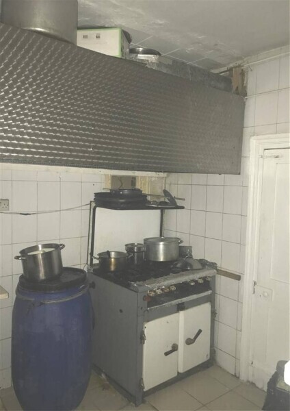 POPULAR FASTFOOD TAKEAWAY & DELIVERIES WITH PRIVATE APARTMENT FOR SALE IN MITCHAM Photo 7