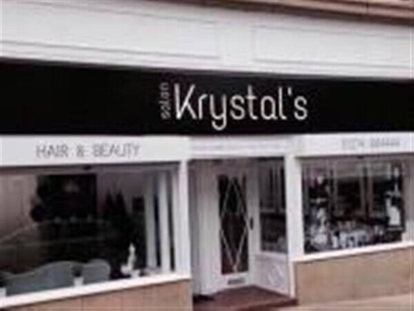 STYLISH HAIR & BEAUTY STUDIO FOR SALE IN CLECKHEATON TOWN CENTRE Photo 7