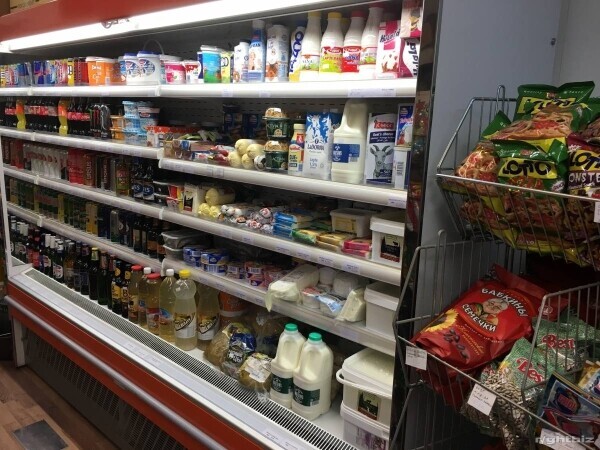 Eastern European shop for sale in Little Thrurock with a spacious garage, garden and basement Photo 7