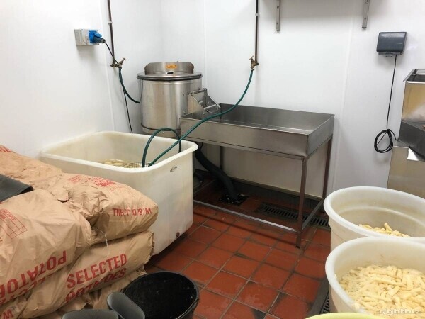 Freehold Fish & Chip Shop for sale in Derbyshire Photo 5