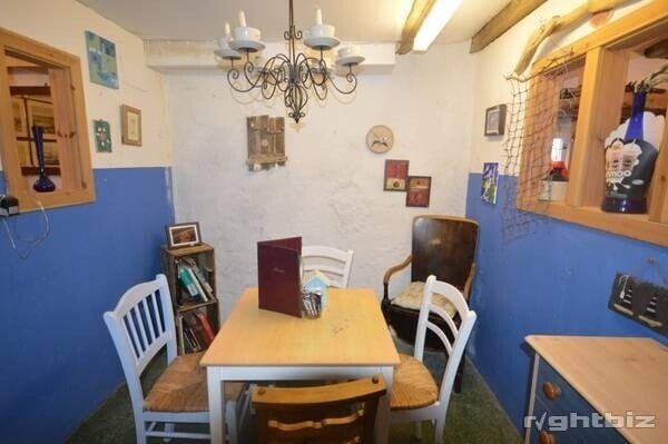 Portsoy Harbour-side former cafe with owners accommodation (ref. 1158) Photo 7