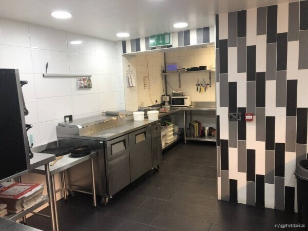 Takeaway and fish and chips shop fully equipped Photo 7