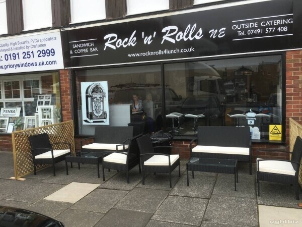 Sandwich coffee bar  has seating area  good trade from contractors  and two schools Photo 7