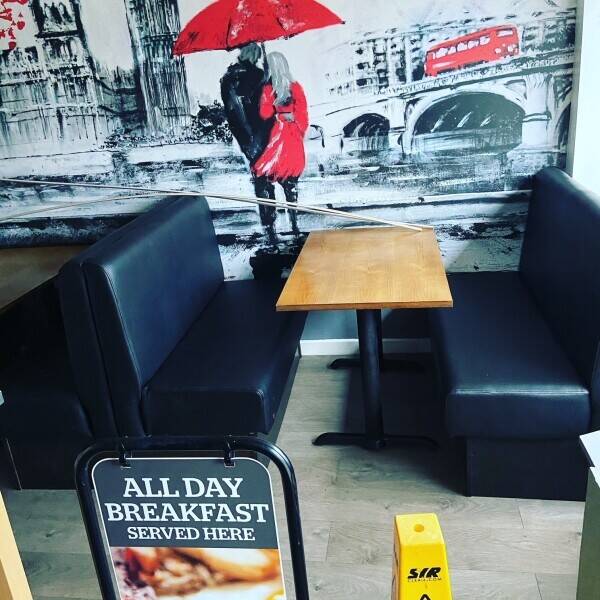 18 seater licensed cafe  licensed for on and off sales Photo 7