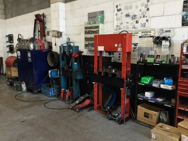 Highly Reputable Garage/MOT and Service Centre Photo 7