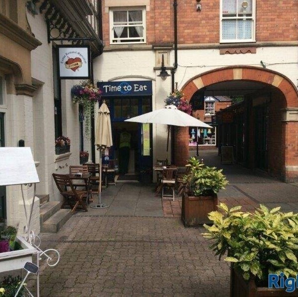 ESTABLISHED DAYTIME CAFE, Worcester. Attractive city centre location. Photo 7