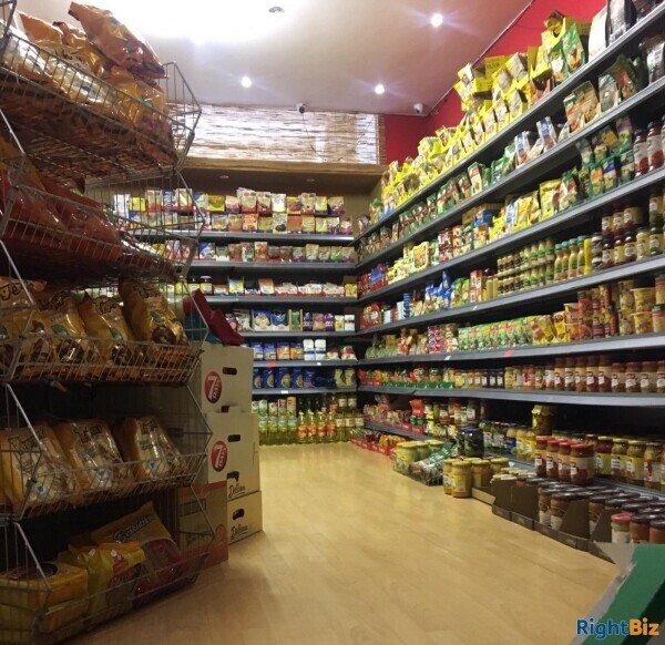 Grocery and off licence store Photo 7