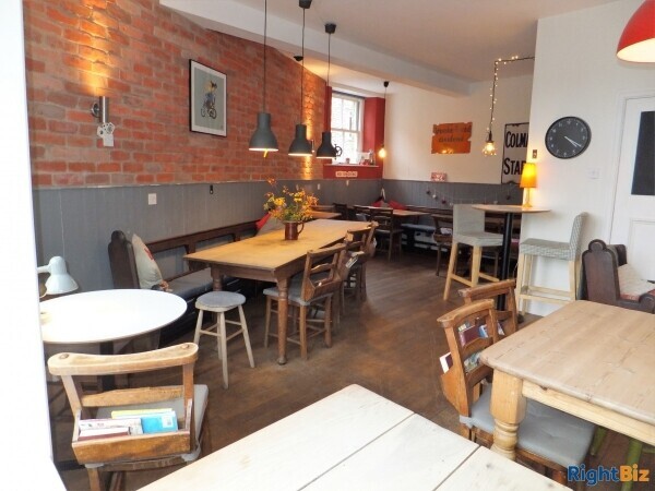Established Cafe w/Accommodation in beautiful Derbyshire Peak District village Photo 7