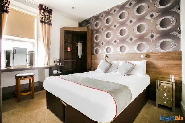 Corner Hotel for Sale - Well presented town centre Hotel for sale in golfing Mecca Photo 7