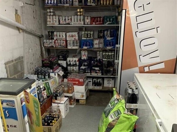 STUNNING SEAFRONT LICENSED CONVENIENCE STORE WITH FAMILY APARTMENT FOR SALE IN BORTH Photo 7