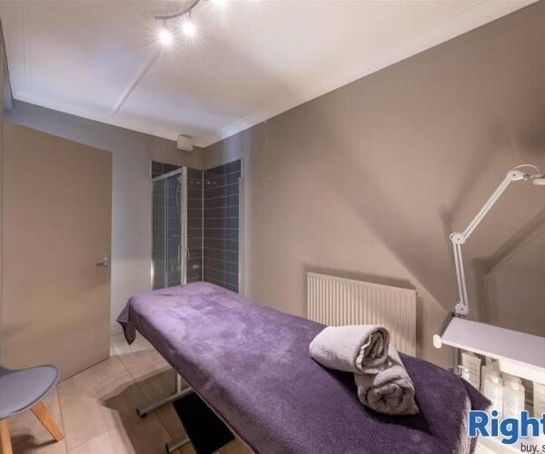 Health & Beauty Salon - Fife Photo 7