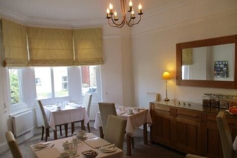 Superb 6 bedroom (all en-suite) Guest House in the Costwolds Photo 7