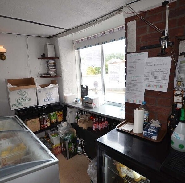 Cafe/Tearooms in Budleigh Salterton Photo 7