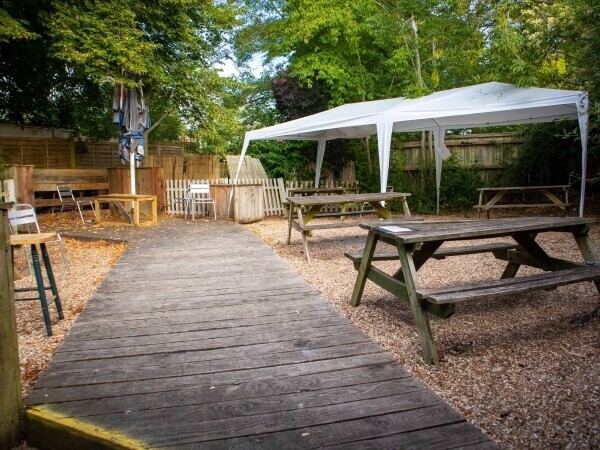 HAMPSHIRE - PURPOSE BUILT COMMUNITY PUB Photo 7