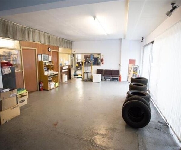 MOT Test Station- Gwynedd Photo 7