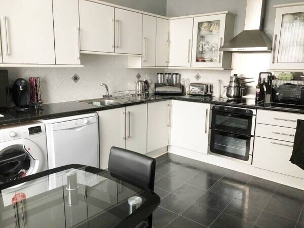 Well-established Domestic Cleaning Business with Accommodation Photo 7