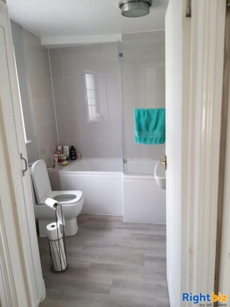 FREEHOLD OFF-LICENCE WITH 2 x SELF-CONTAINED TWO-BEDROOM FLATS, Cheltenham, Gloucestershire Photo 7