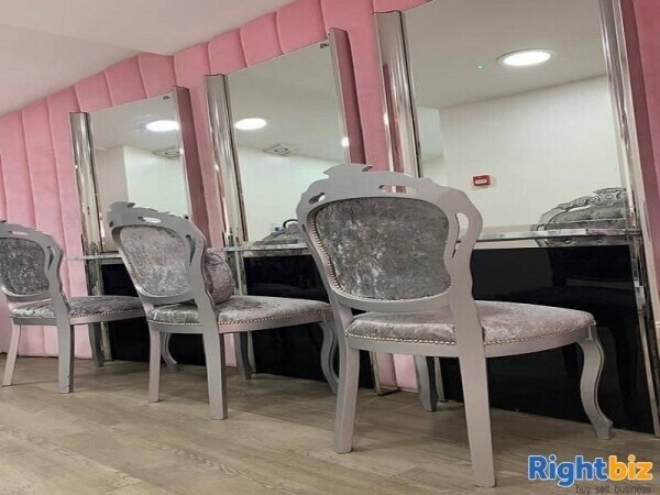 Newly established beauty salon business for sale. Photo 7