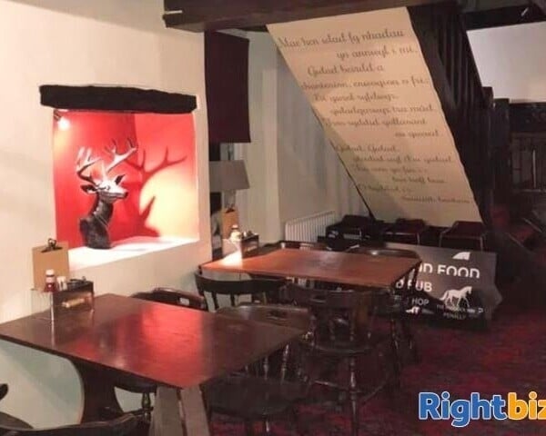 PEMBROKESHIRE (NEAR TENBY) - VILLAGE CENTRE CATERING LED PUBLIC HOUSE Photo 7